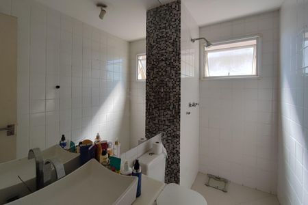 Apartamento à venda com 81m², 3 quartos e 2 vagasBanheiro Social