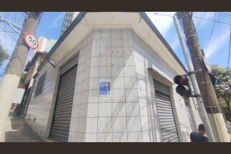 Casa à venda com 170m², 2 quartos e 2 vagasFachada+Placa