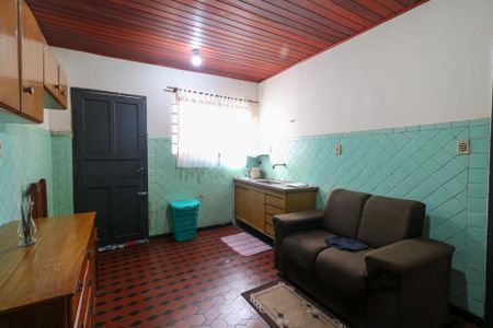 Casa à venda com 170m², 2 quartos e 2 vagasCozinha