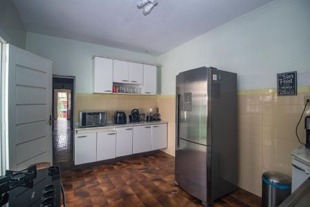 Casa à venda com 300m², 4 quartos e 4 vagas Casa à venda com 300m², 4 quartos e 4 vagasCozinha