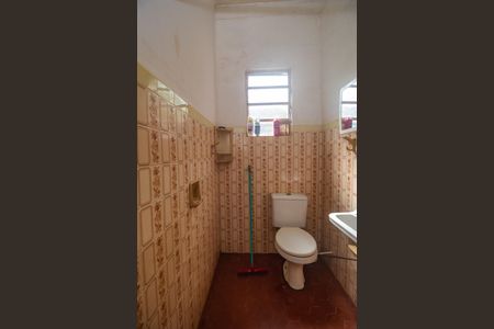 Casa à venda com 300m², 4 quartos e 4 vagas Casa à venda com 300m², 4 quartos e 4 vagasBanheiro da Suíte