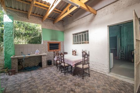 Casa à venda com 300m², 4 quartos e 4 vagas Casa à venda com 300m², 4 quartos e 4 vagasÁrea comum - Churrasqueira