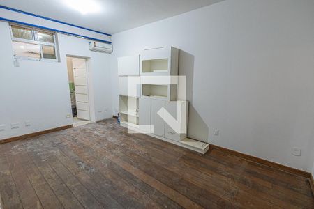 Casa à venda com 441m², 8 quartos e 8 vagas Casa à venda com 441m², 8 quartos e 8 vagasQuarto 4 / suite /2º andar