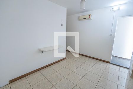 Casa à venda com 441m², 8 quartos e 8 vagas Casa à venda com 441m², 8 quartos e 8 vagasQuarto 7 / suite / 3º andar