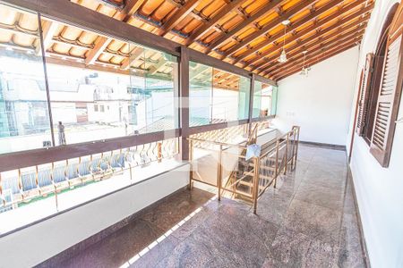 Casa à venda com 441m², 8 quartos e 8 vagas Casa à venda com 441m², 8 quartos e 8 vagasvaranda