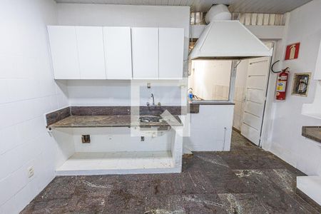 Casa à venda com 441m², 8 quartos e 8 vagas Casa à venda com 441m², 8 quartos e 8 vagasCozinha