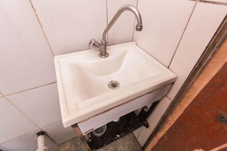 Casa para alugar com 50m², 1 quarto e 1 vaga Casa para alugar com 50m², 1 quarto e 1 vagaBanheiro