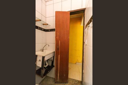 Casa para alugar com 50m², 1 quarto e 1 vaga Casa para alugar com 50m², 1 quarto e 1 vagaBanheiro