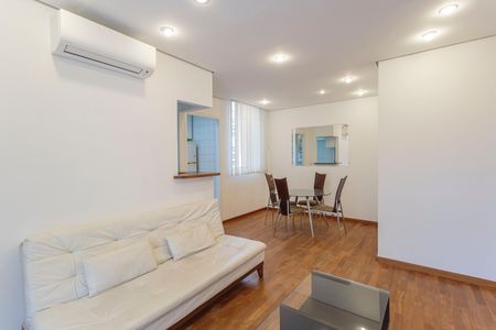 Apartamento para alugar com 70m², 2 quartos e 1 vagaSala