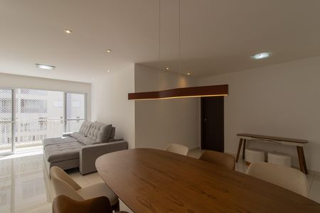 Apartamento para alugar com 108m², 3 quartos e 2 vagas Apartamento para alugar com 108m², 3 quartos e 2 vagasSala