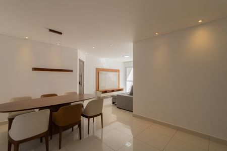 Apartamento para alugar com 108m², 3 quartos e 2 vagas Apartamento para alugar com 108m², 3 quartos e 2 vagasSala