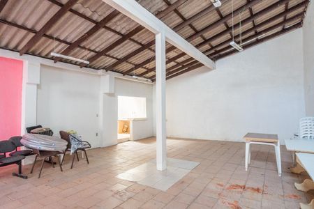 Casa à venda com 530m², 2 quartos e 3 vagasSalão de festas