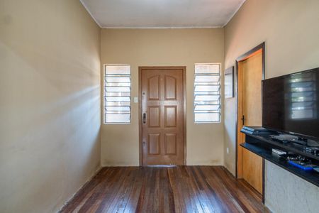 Casa à venda com 530m², 2 quartos e 3 vagasSala