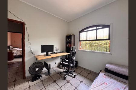 Casa à venda com 205m², 4 quartos e 3 vagas Casa à venda com 205m², 4 quartos e 3 vagasQuarto 2