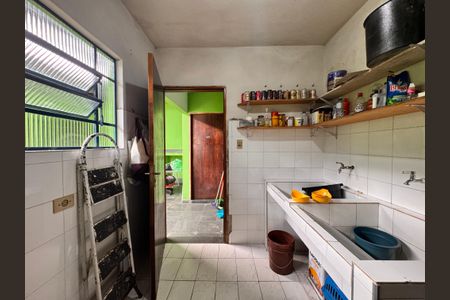 Casa à venda com 205m², 4 quartos e 3 vagas Casa à venda com 205m², 4 quartos e 3 vagasLavanderia