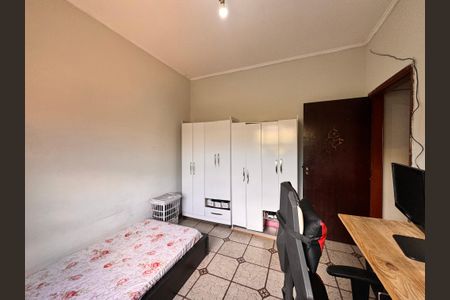 Casa à venda com 205m², 4 quartos e 3 vagas Casa à venda com 205m², 4 quartos e 3 vagasQuarto 2