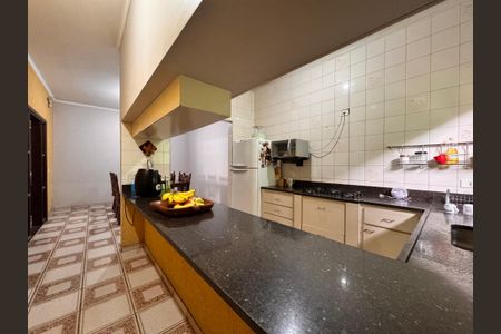 Casa à venda com 205m², 4 quartos e 3 vagas Casa à venda com 205m², 4 quartos e 3 vagasCozinha