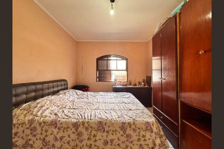 Casa à venda com 205m², 4 quartos e 3 vagas Casa à venda com 205m², 4 quartos e 3 vagasSuite