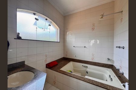 Casa à venda com 205m², 4 quartos e 3 vagas Casa à venda com 205m², 4 quartos e 3 vagasBanheiro 3