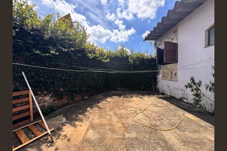 Casa à venda com 205m², 4 quartos e 3 vagas Casa à venda com 205m², 4 quartos e 3 vagasQuintal