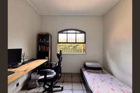 Casa à venda com 205m², 4 quartos e 3 vagas Casa à venda com 205m², 4 quartos e 3 vagasQuarto 2