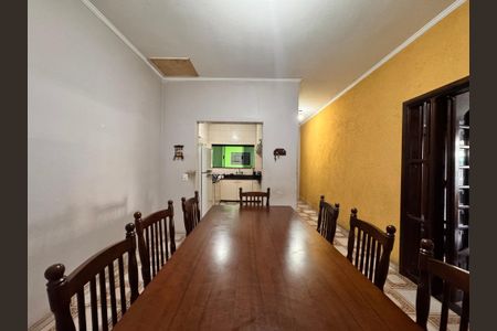 Casa à venda com 205m², 4 quartos e 3 vagas Casa à venda com 205m², 4 quartos e 3 vagasCozinha