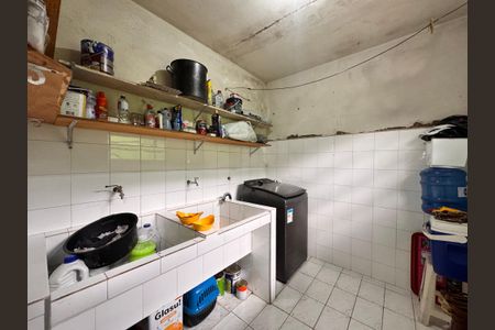 Casa à venda com 205m², 4 quartos e 3 vagas Casa à venda com 205m², 4 quartos e 3 vagasLavanderia