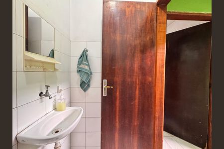 Casa à venda com 205m², 4 quartos e 3 vagas Casa à venda com 205m², 4 quartos e 3 vagasBanheiro