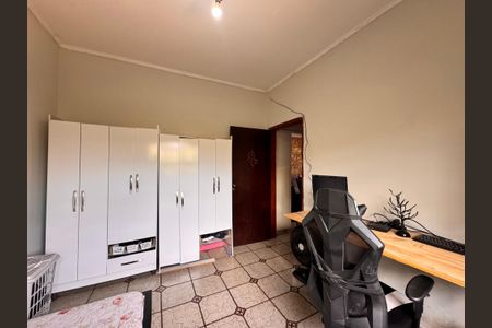 Casa à venda com 205m², 4 quartos e 3 vagas Casa à venda com 205m², 4 quartos e 3 vagasQuarto 2