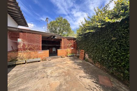 Casa à venda com 205m², 4 quartos e 3 vagas Casa à venda com 205m², 4 quartos e 3 vagasQuintal