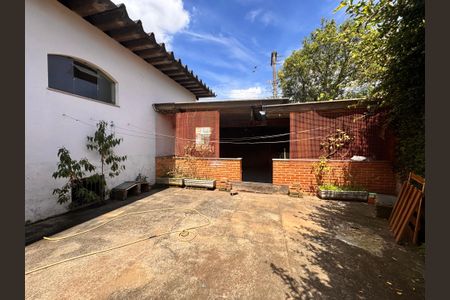 Casa à venda com 205m², 4 quartos e 3 vagas Casa à venda com 205m², 4 quartos e 3 vagasQuintal