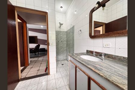 Casa à venda com 205m², 4 quartos e 3 vagas Casa à venda com 205m², 4 quartos e 3 vagasBanheiro 2