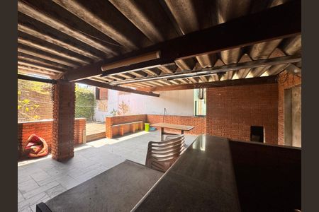 Casa à venda com 205m², 4 quartos e 3 vagas Casa à venda com 205m², 4 quartos e 3 vagasÁrea gourmet