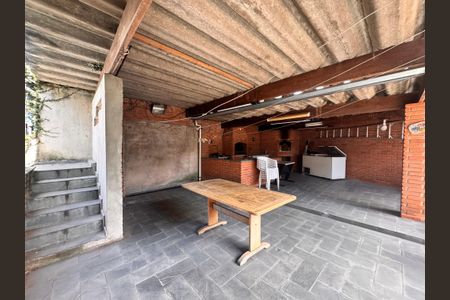 Casa à venda com 205m², 4 quartos e 3 vagas Casa à venda com 205m², 4 quartos e 3 vagasÁrea gourmet