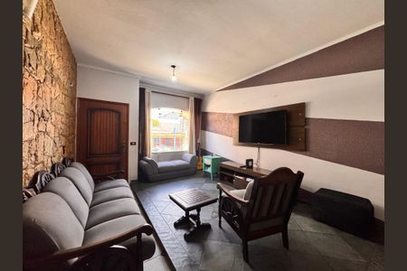 Casa à venda com 205m², 4 quartos e 3 vagas Casa à venda com 205m², 4 quartos e 3 vagasSala