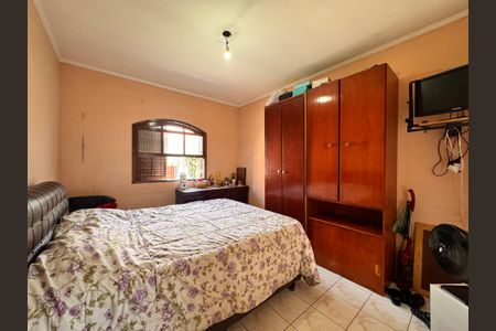 Casa à venda com 205m², 4 quartos e 3 vagas Casa à venda com 205m², 4 quartos e 3 vagasSuite