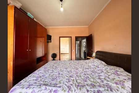 Casa à venda com 205m², 4 quartos e 3 vagas Casa à venda com 205m², 4 quartos e 3 vagasSuite