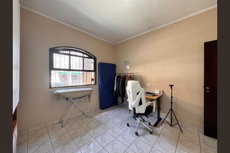 Casa à venda com 205m², 4 quartos e 3 vagas Casa à venda com 205m², 4 quartos e 3 vagasQuarto 1