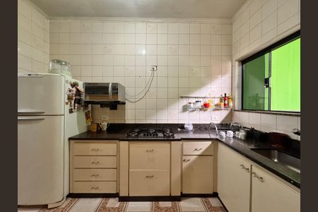 Casa à venda com 205m², 4 quartos e 3 vagas Casa à venda com 205m², 4 quartos e 3 vagasCozinha