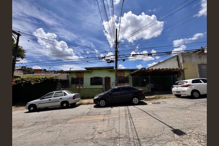 Casa à venda com 205m², 4 quartos e 3 vagas Casa à venda com 205m², 4 quartos e 3 vagasFachada + plaquinha