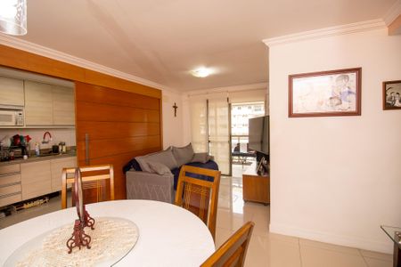 Apartamento à venda com 90m², 3 quartos e 2 vagasSala