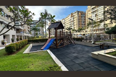 Apartamento à venda com 90m², 3 quartos e 2 vagasÁrea comum - Playground
