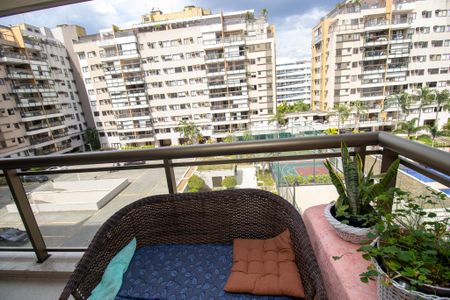 Apartamento à venda com 90m², 3 quartos e 2 vagasVaranda