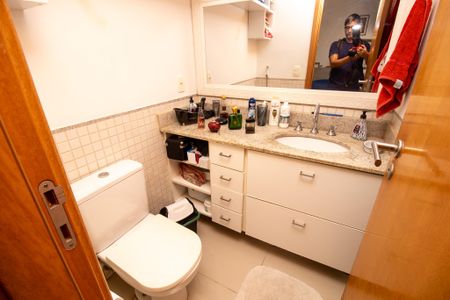 Apartamento à venda com 90m², 3 quartos e 2 vagasBanheiro quarto 3