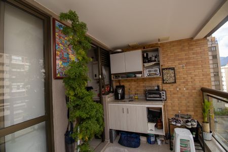 Apartamento à venda com 90m², 3 quartos e 2 vagasVaranda