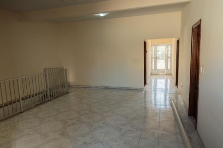 Casa à venda com 350m², 2 quartos e 6 vagasHall da Escada