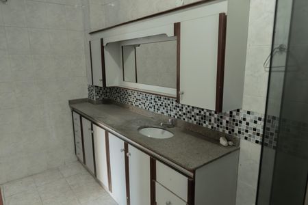 Casa à venda com 350m², 2 quartos e 6 vagasBanheiro da Suíte