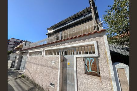 Casa à venda com 350m², 2 quartos e 6 vagasFachada