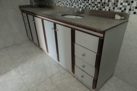 Casa à venda com 350m², 2 quartos e 6 vagasBanheiro da Suíte