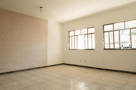 Casa à venda com 350m², 2 quartos e 6 vagasSala